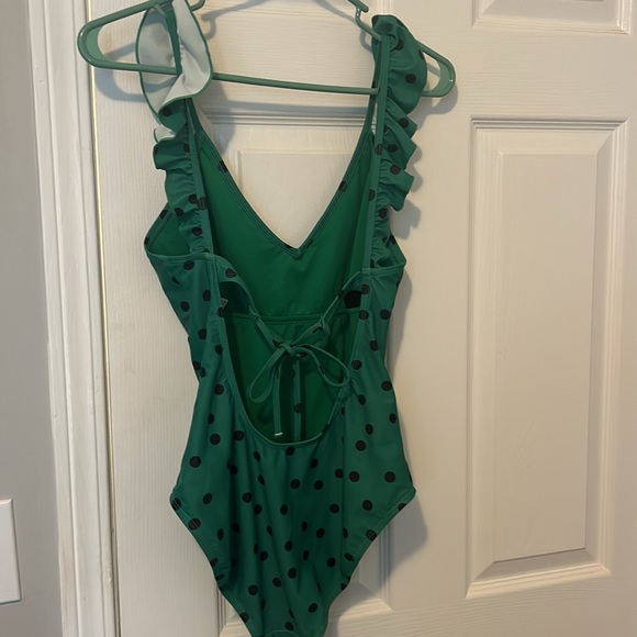 ASOS size 8 one piece swimsuit - Picture 5 of 7